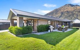 Wanderlust - Queenstown Holiday Home